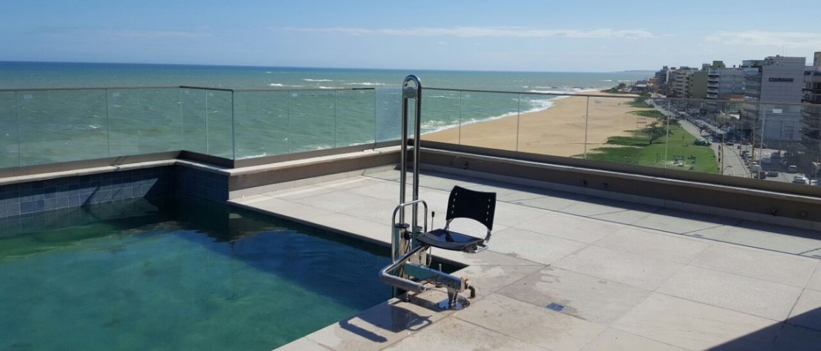 elevador de piscina, elevador para piscina, piscina com acessibilidade, access pool