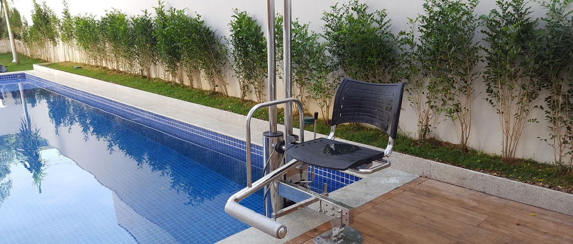 elevador de piscina, elevador para piscina, acessibilidade na piscina, piscina com acessibilidade