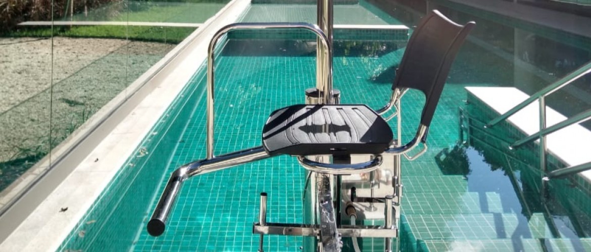 elevador de piscina, elevador para piscina, piscina com acessibilidade, access pool