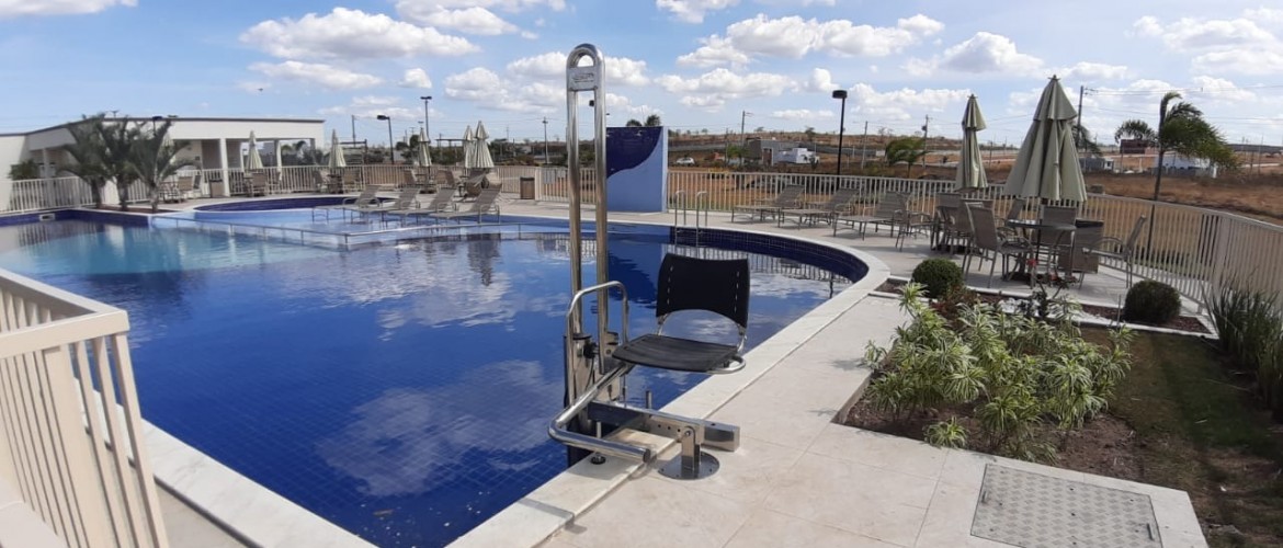 elevador de piscina, elevador para piscina, piscina com acessibilidade, access pool